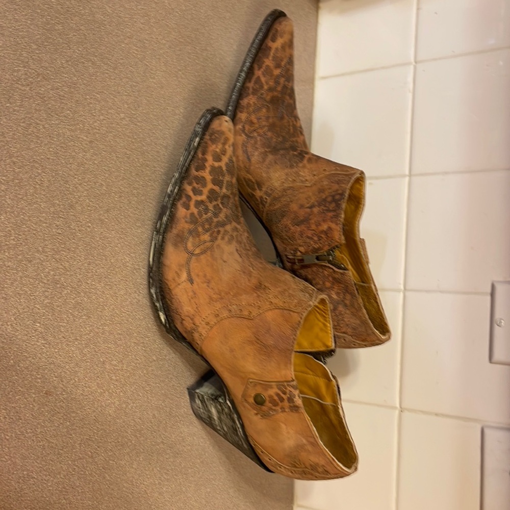 Old Gringo Distressed leopard leather ankle cowboy boots